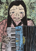 アコーディオンをひく私　長野市立通明小学校　櫻井　真菜さん